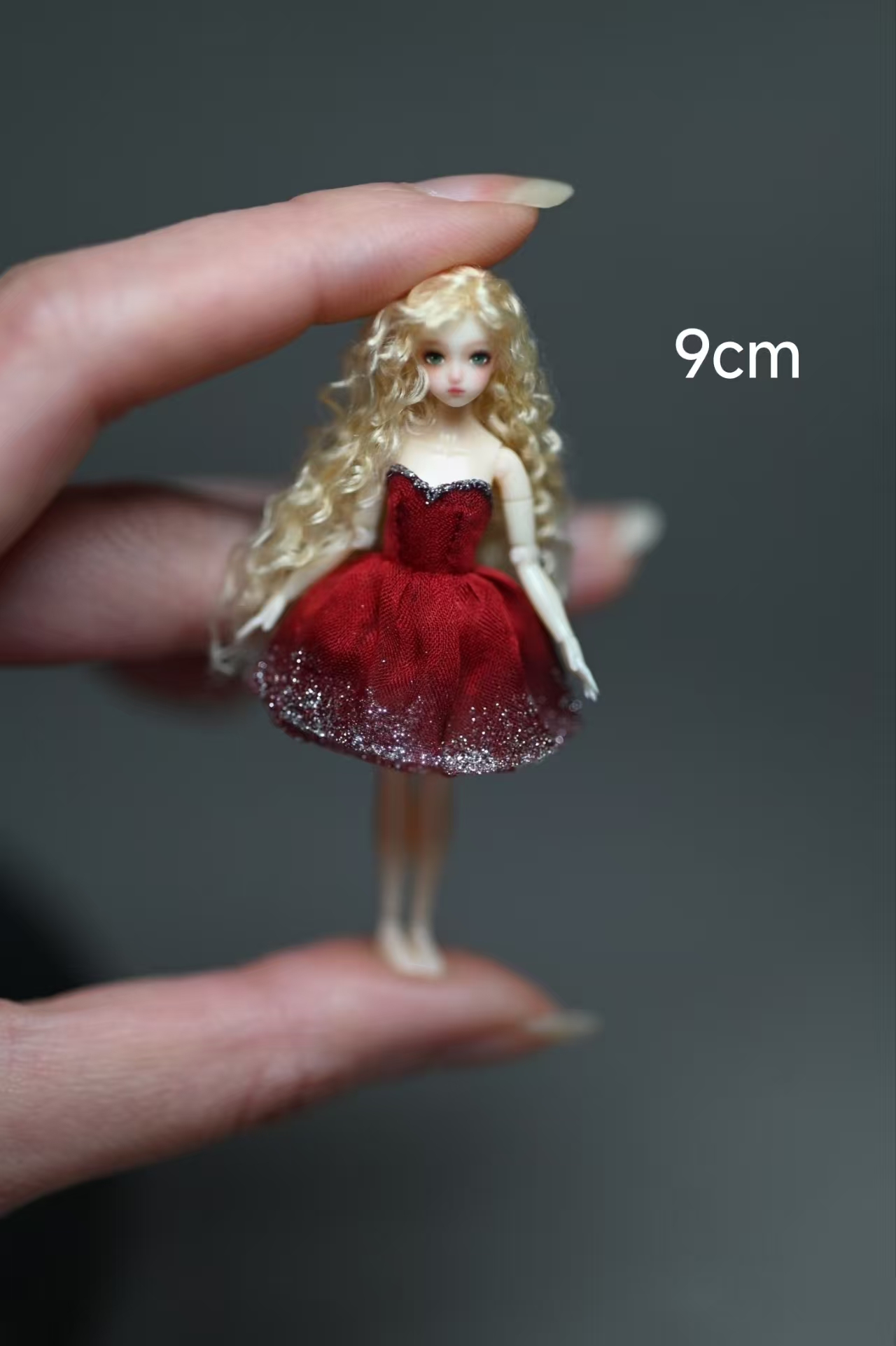 Vintage Fashion Doll - دمية فتاة صغيرة قابلة للتحريك من