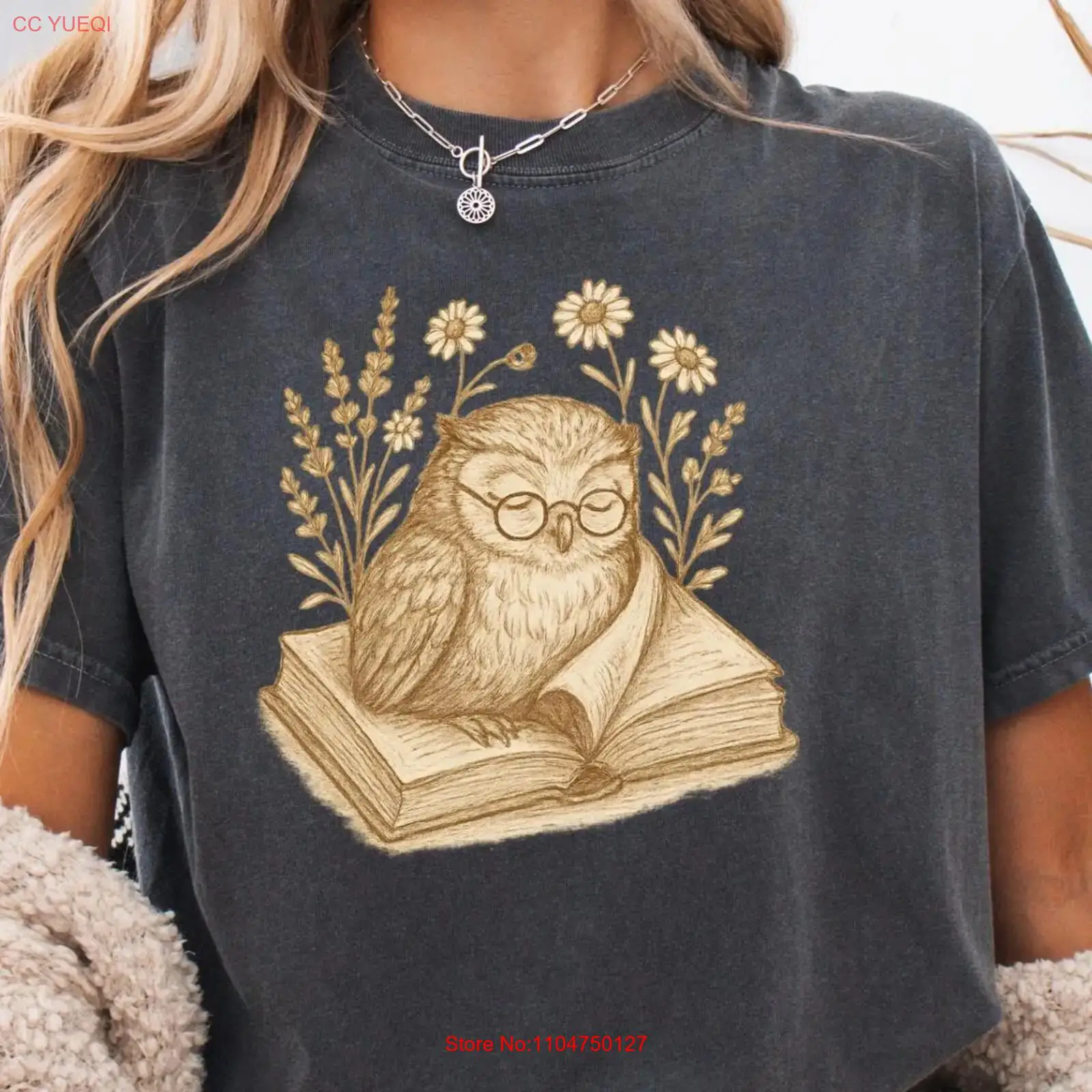 Vintage Fashion Books - تي شيرت لمحبي الكتب بتصميم بومة
