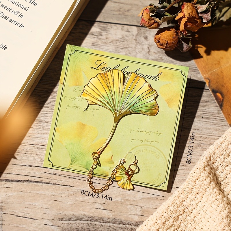 فاصل كتاب بتصميم ورقة شجر عتيق - مراجعة Vintage Fashion Books وسعره