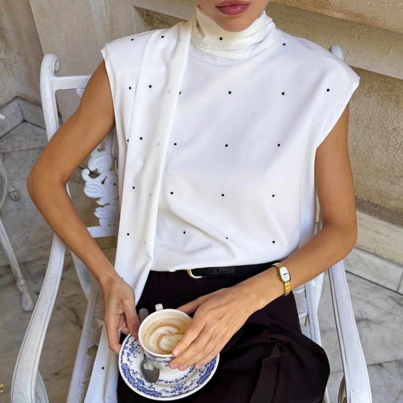 بلوزة نسائية بدون أكمام بياقة  - مراجعة Vintage Fashion Vogue وسعره