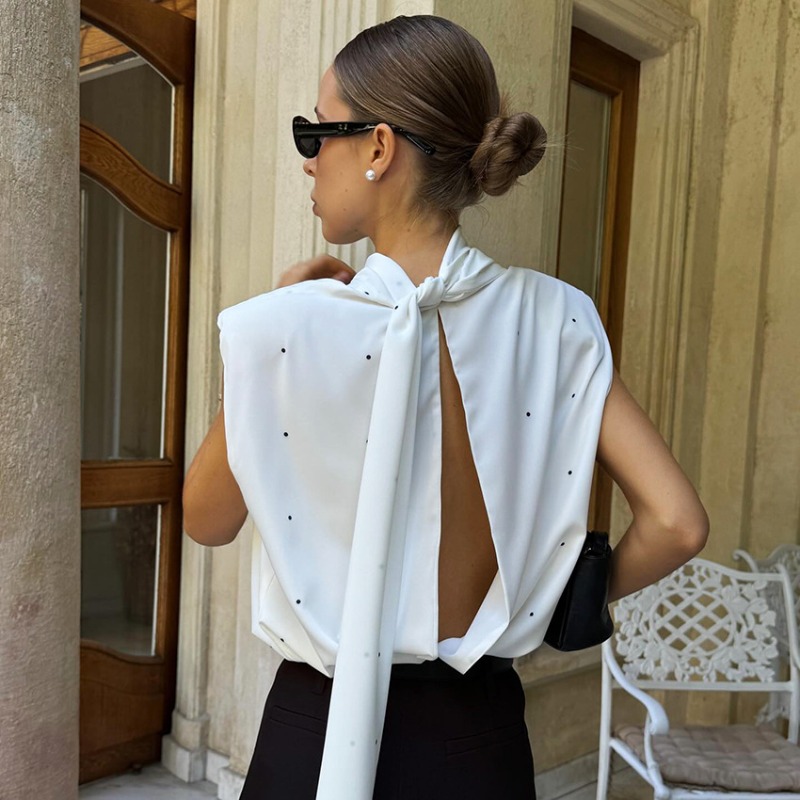 بلوزة نسائية بدون أكمام بياقة  - مراجعة Vintage Fashion Vogue وسعره