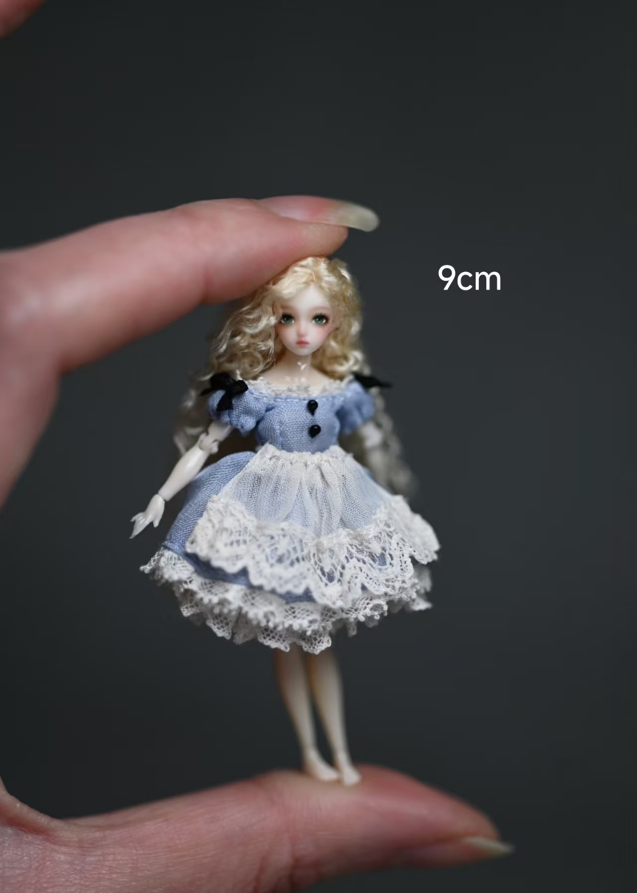 دمية فتاة صغيرة قابلة للتحريك  - مراجعة Vintage Fashion Doll وسعره