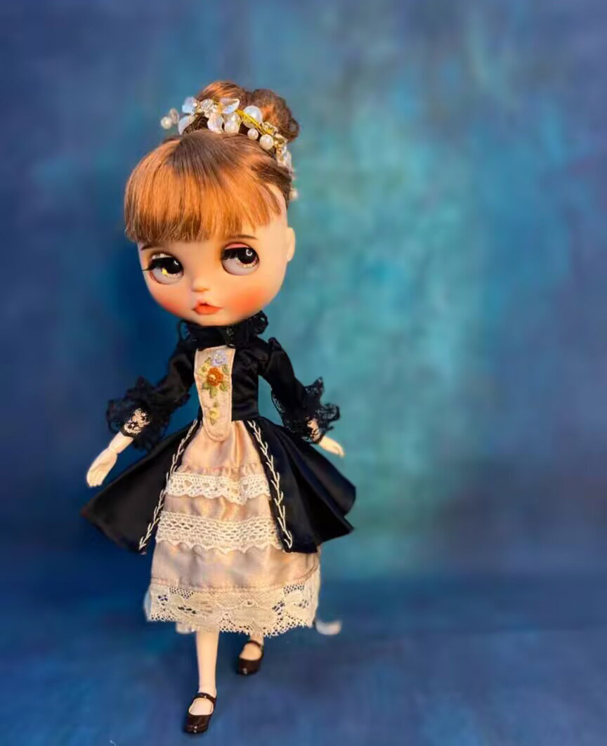 1 قطعة فستان حريري عتيق Blythe - مراجعة Vintage Fashion Doll وسعره