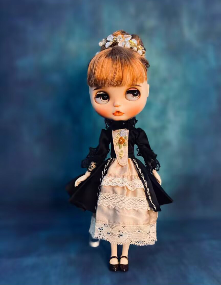 1 قطعة فستان حريري عتيق Blythe - مراجعة Vintage Fashion Doll وسعره