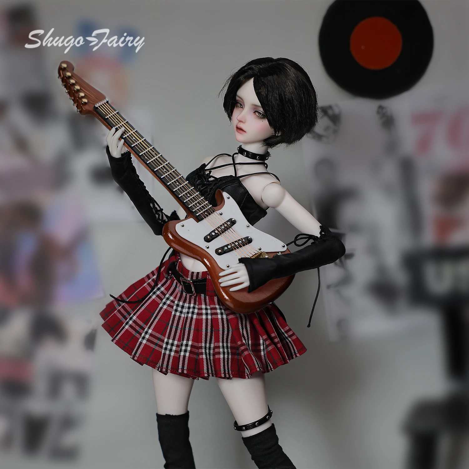 كارمن F 1/4 BJD Punk Rock Star - مراجعة Vintage Fashion Doll وسعره