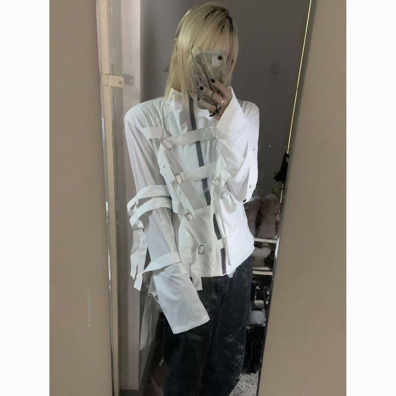 جاكيت واقي من الشمس بأسلوب Y2K - مراجعة Vintage Fashion Subculture وسعره